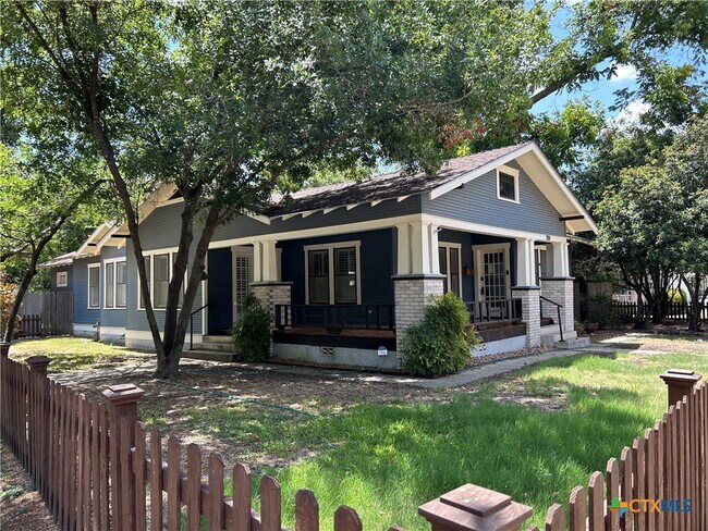 Primary Photo - 709 W Coll St