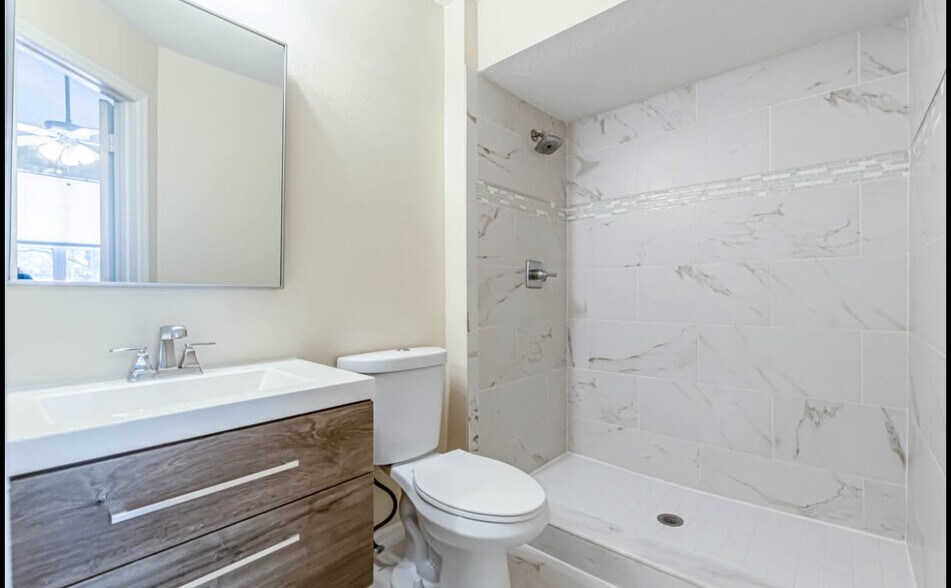 Building Photo - 11347 Regal Square Dr