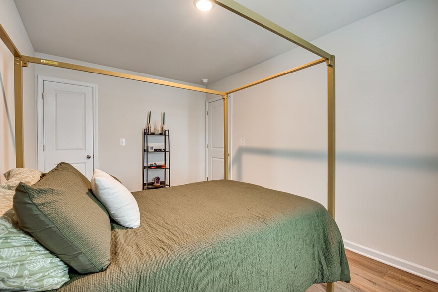 Building Photo - 4252 Notting Hill Dr SW