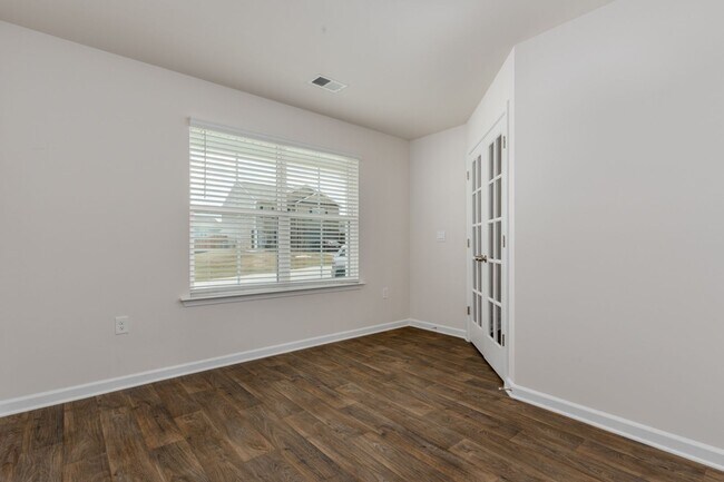 Building Photo - 242 Carrington Dr