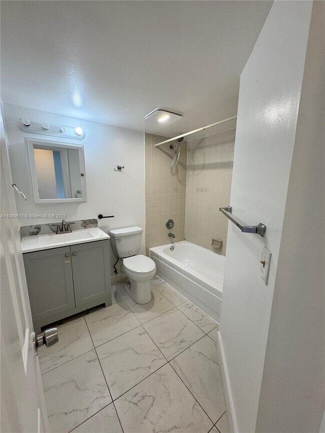 Building Photo - 8801 Wiles Rd