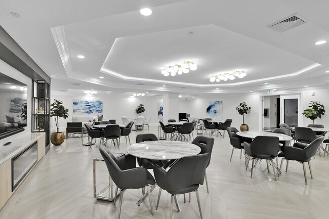 Building Photo - 550 SE Mizner Blvd