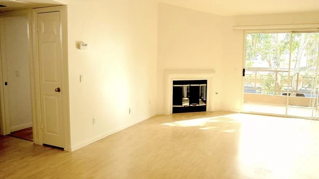 Living Room - 6971 Ballena Way