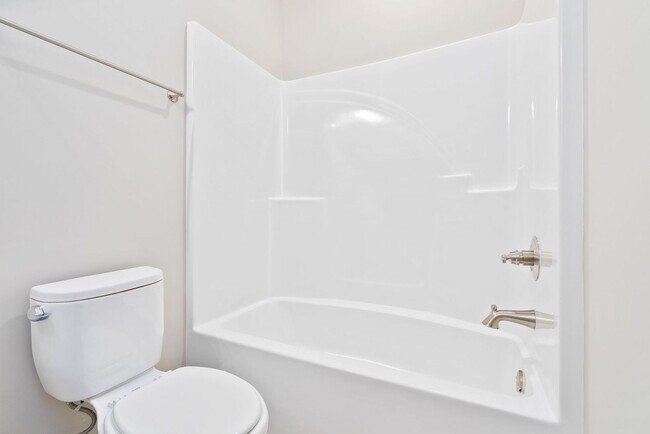 Building Photo - New Townhome in Hartbrook!