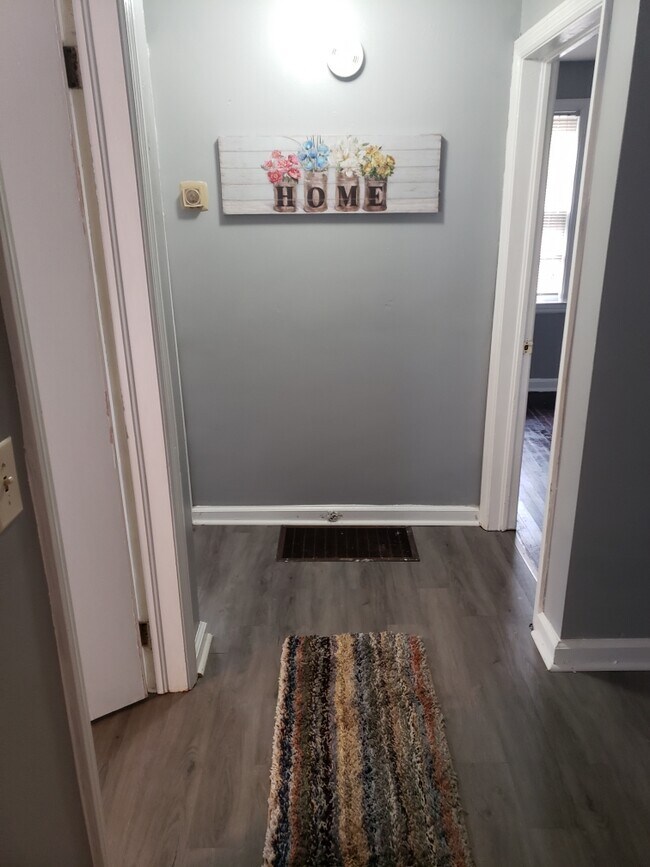 Building Photo - 903 Jefferies Ave