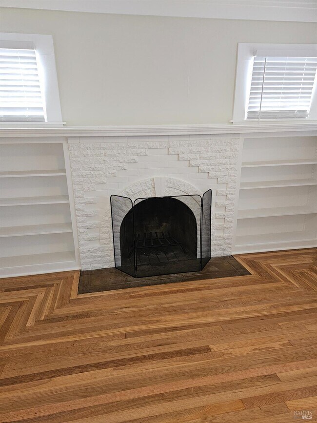 Building Photo - 412 Lincoln St