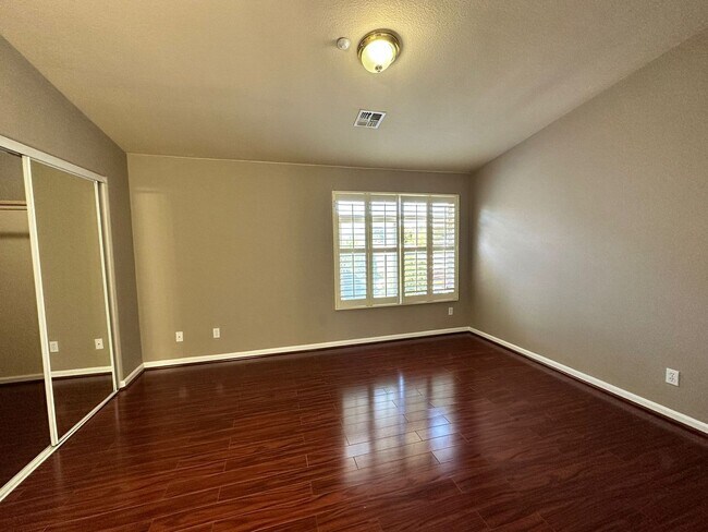 Building Photo - Gated Hayward Townhome with 2-Car Garage & Private Patio