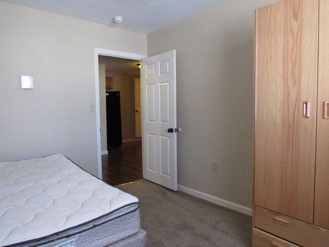 Building Photo - 1100 RES