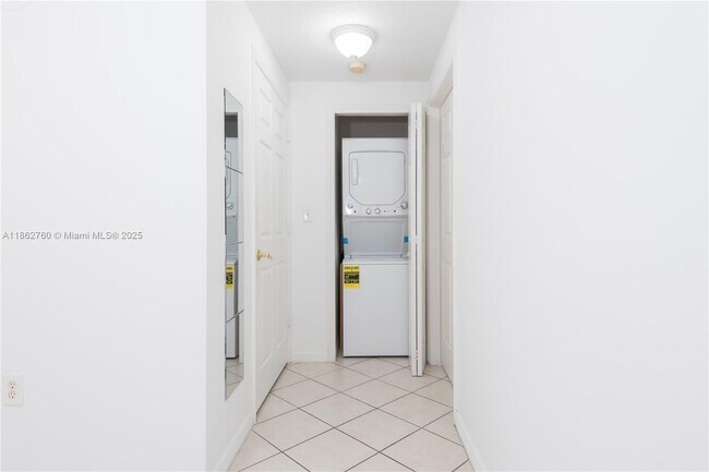 Building Photo - 3500 Coral Wy