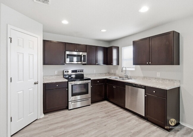 Building Photo - 7526 Crestway Ridge