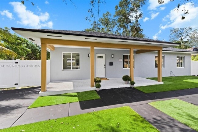Building Photo - 6120 SW 63rd St