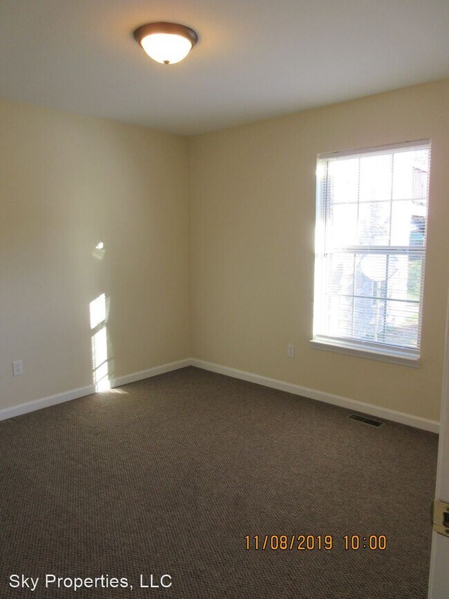 Building Photo - 1755 Galbraith Rd