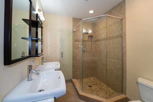 Building Photo - Davis Shores 3/2 Single Family Home