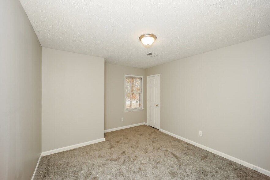 Building Photo - 10 General Longstreet Line