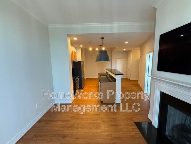 Building Photo - 414 Water St