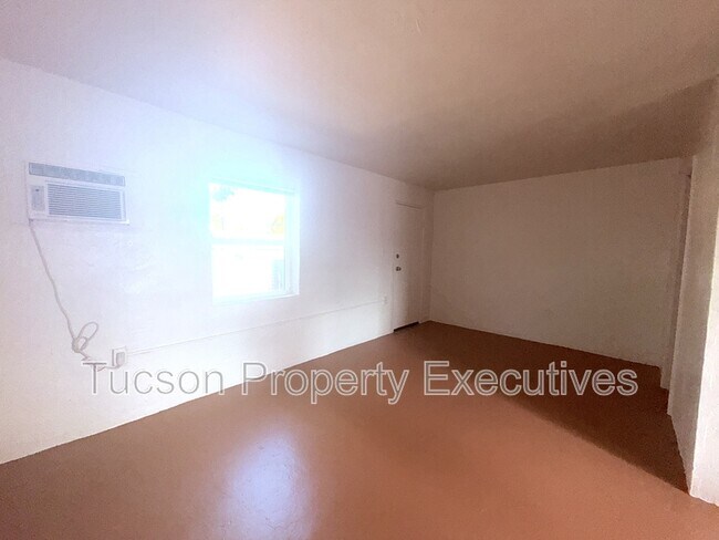 Building Photo - 3168 E Benson Hwy