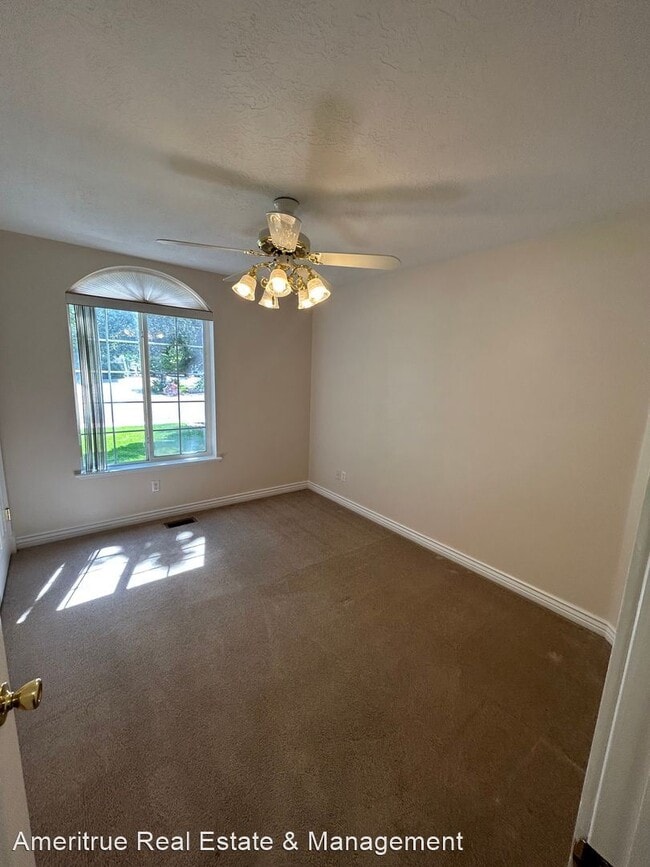 Building Photo - 3 br, 2 bath House - 1333 N 200 W