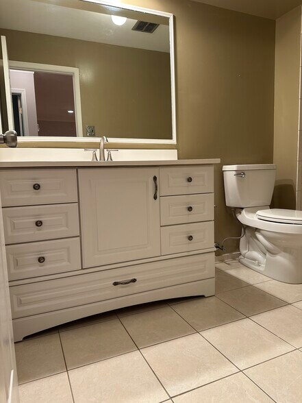 Building Photo - 111 Amberly Dr