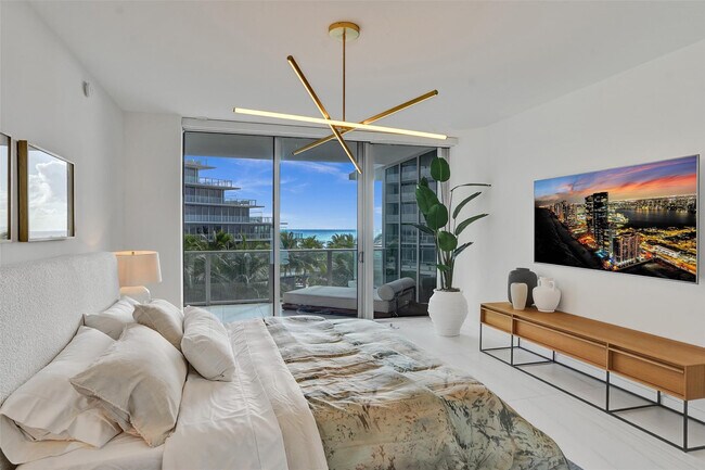 Building Photo - 2200 N Ocean Blvd