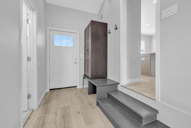 Building Photo - Charming Talmadge 2BR + Bonus Room