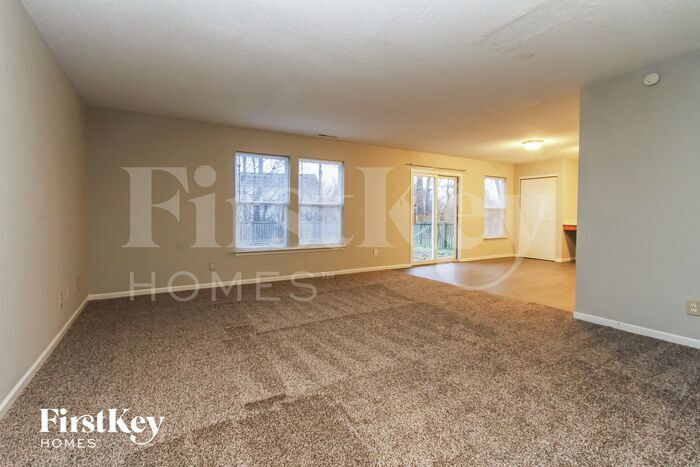 Building Photo - 1911 Dutch Elm Dr