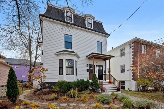 Building Photo - 38 Chester St