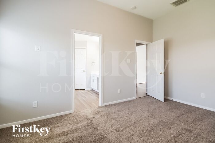 Building Photo - 9819 Barr Spring Dr