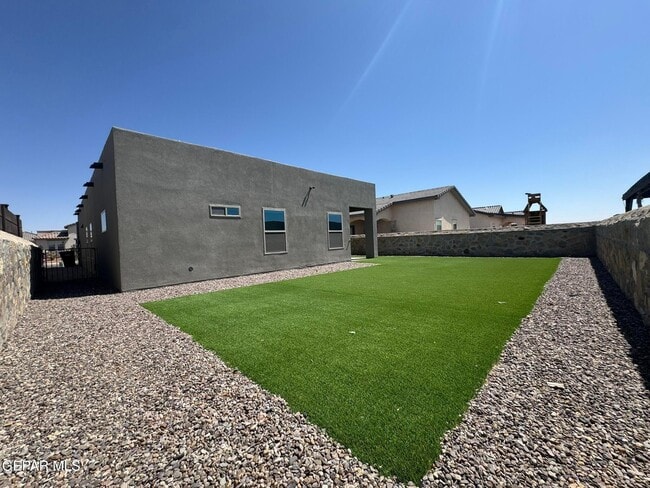 Building Photo - 13852 Paseo Alegre Dr