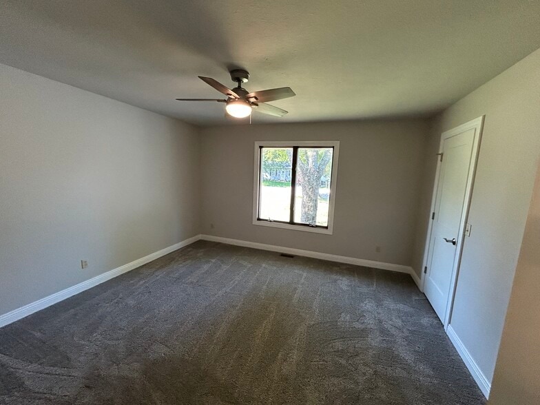 Bedroom 2 - 405 Turtle Creek Dr