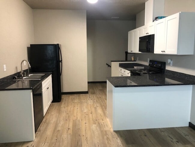 Building Photo - 13704 W Bergen Dr