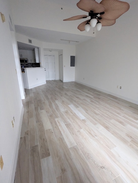 Building Photo - 1805 N Flagler Dr