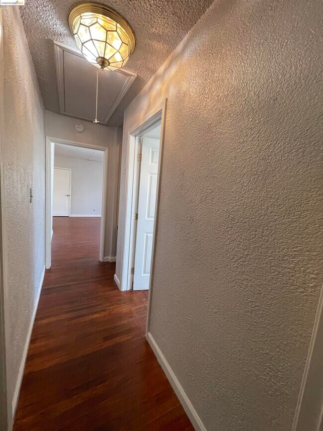 Building Photo - 73 Alvarado Ave