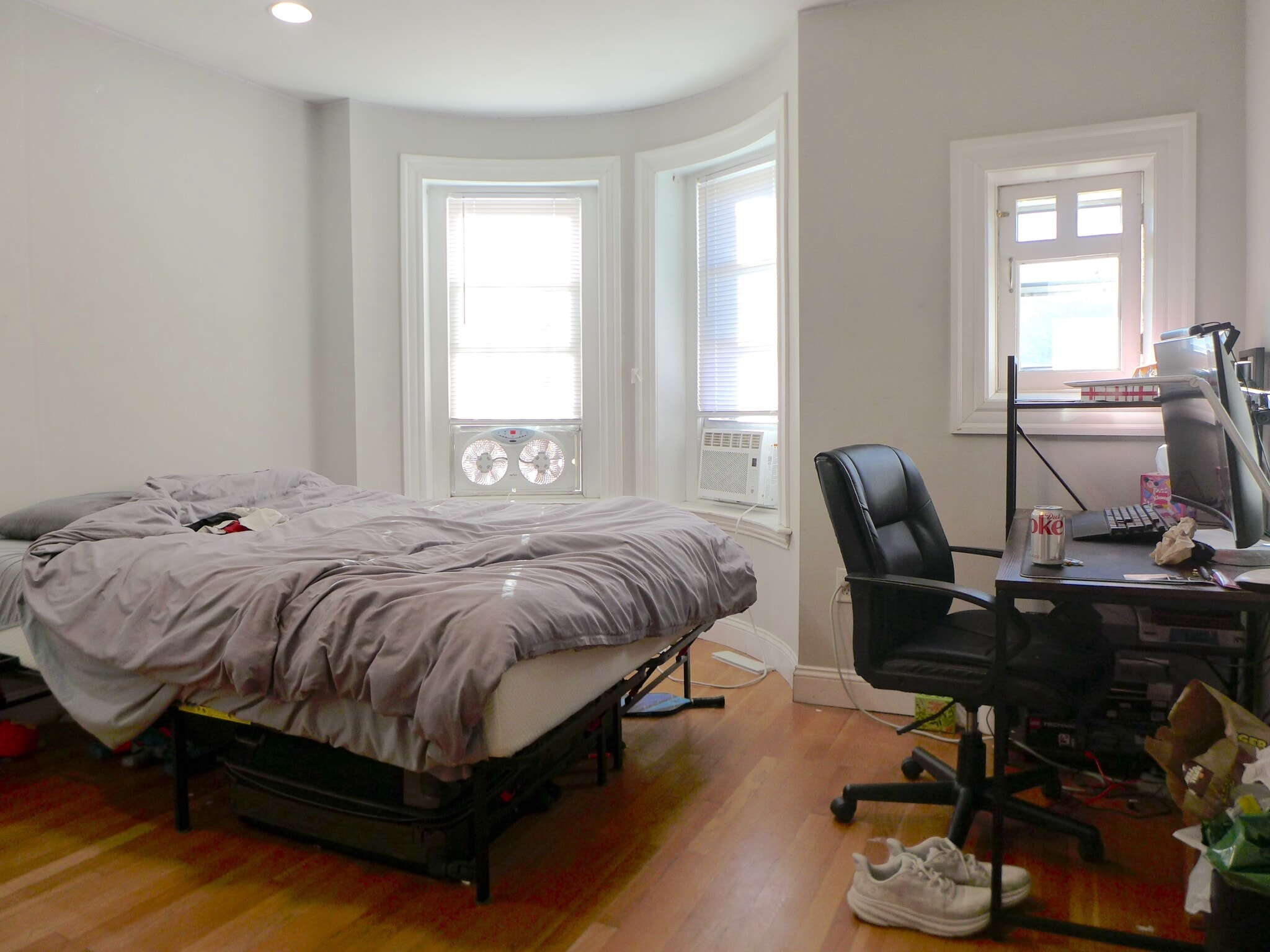 Building Photo - 77 Windsor St