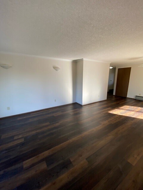 Building Photo - 107 La Villa Dr