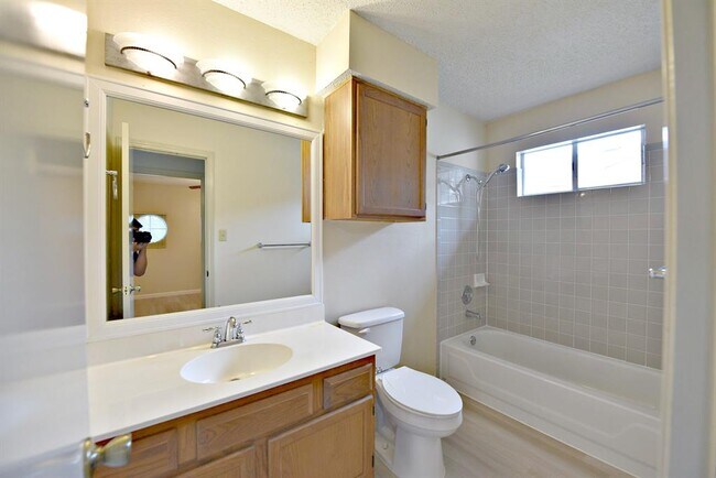 Building Photo - 13329 Black Canyon Dr