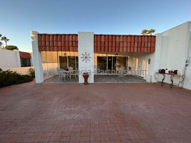 Building Photo - Dorado Country Club Estates