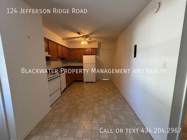 Building Photo - 124 Jefferson Ridge Rd