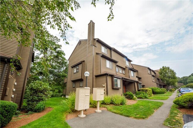 Building Photo - 115 Fillow St