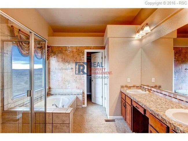 Building Photo - 8044 Lodi Ln