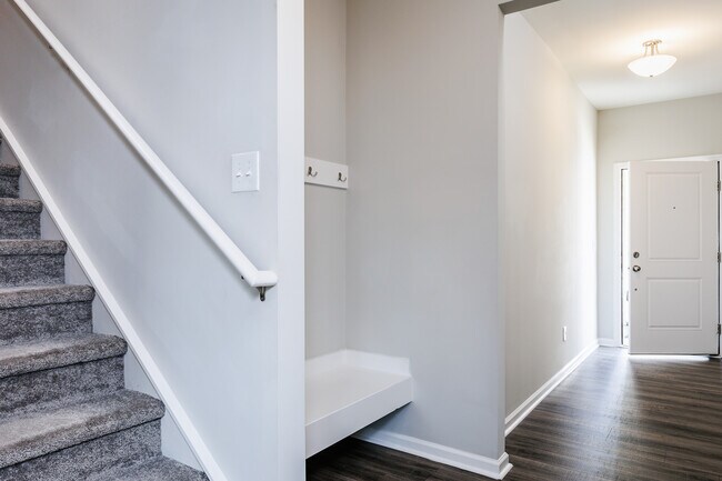 Building Photo - 628 Metro Sta