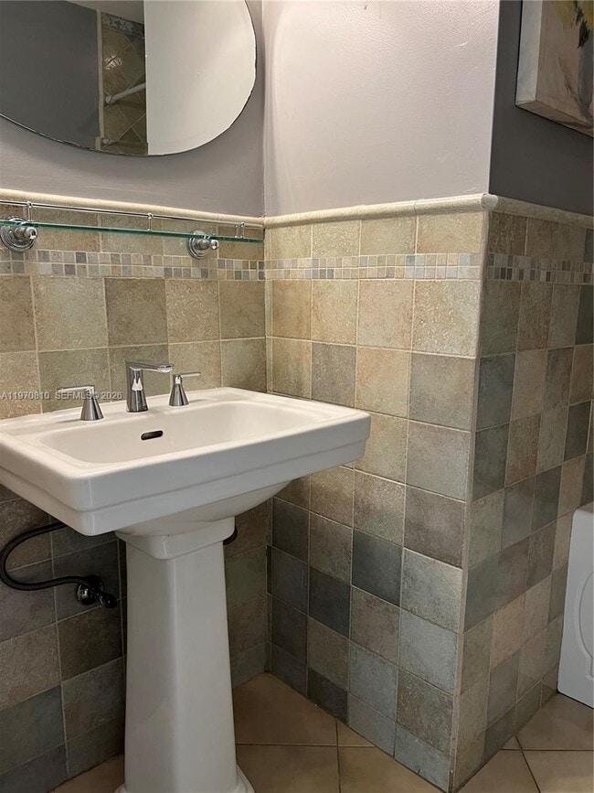 Building Photo - 158 SW 96th Ct