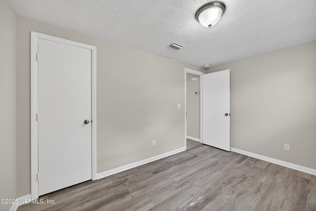 Building Photo - 726 Perryman Ln W