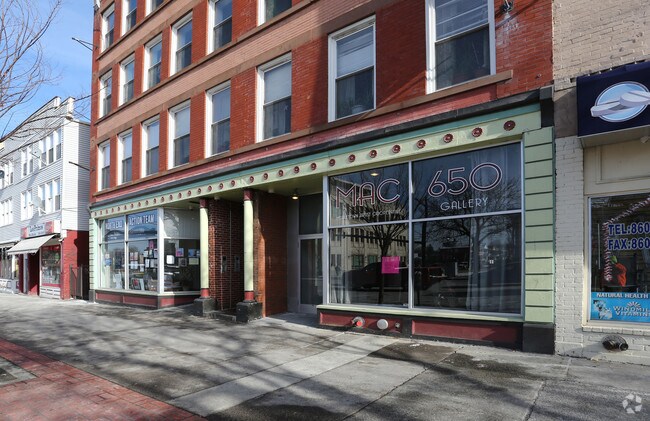 Building Photo - 650 Main St