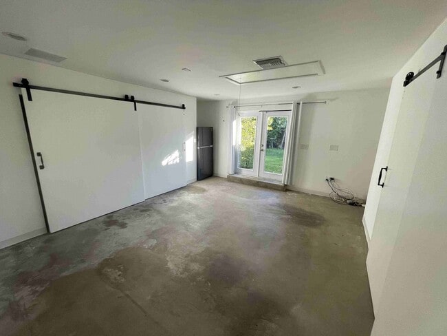 Building Photo - UPGRADED SMART HOME IN PRESTIGIOUS ENCINO VILLAGE!