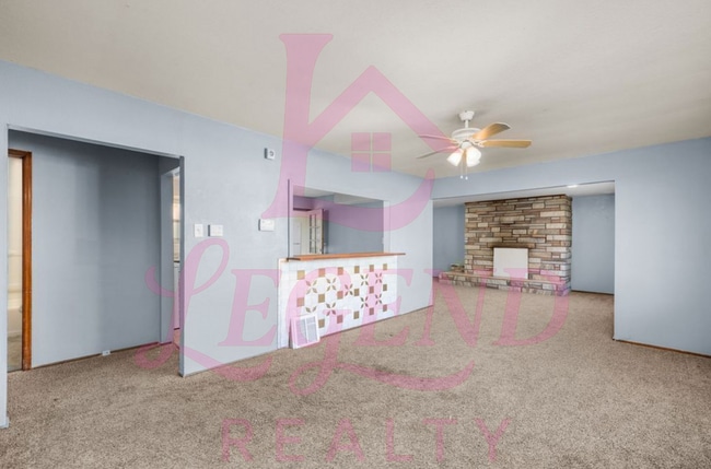 Building Photo - Spacious St. Ann Home with Large Detached ...