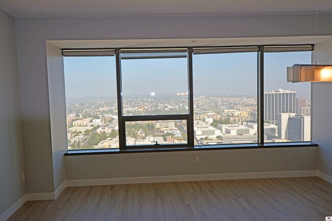 Building Photo - 1100 Wilshire Blvd