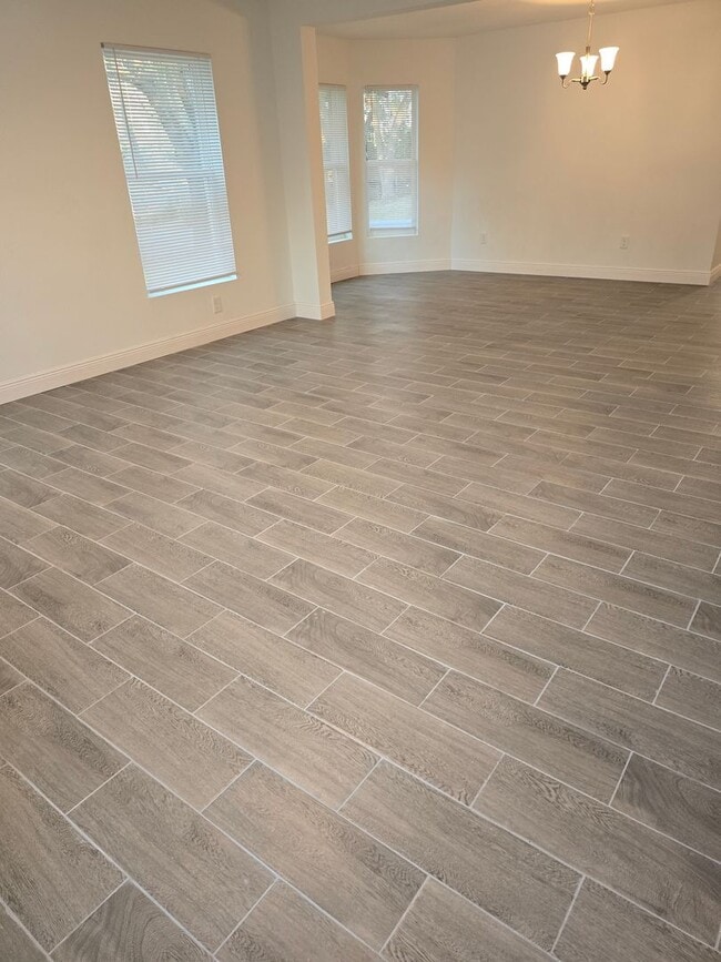Building Photo - Brand-New 3/2 Townhouse in Lakeside!!!