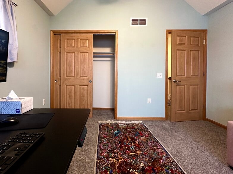 Building Photo - 7131 Discovery Ln