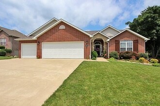 Building Photo - Beautiful House in Cape