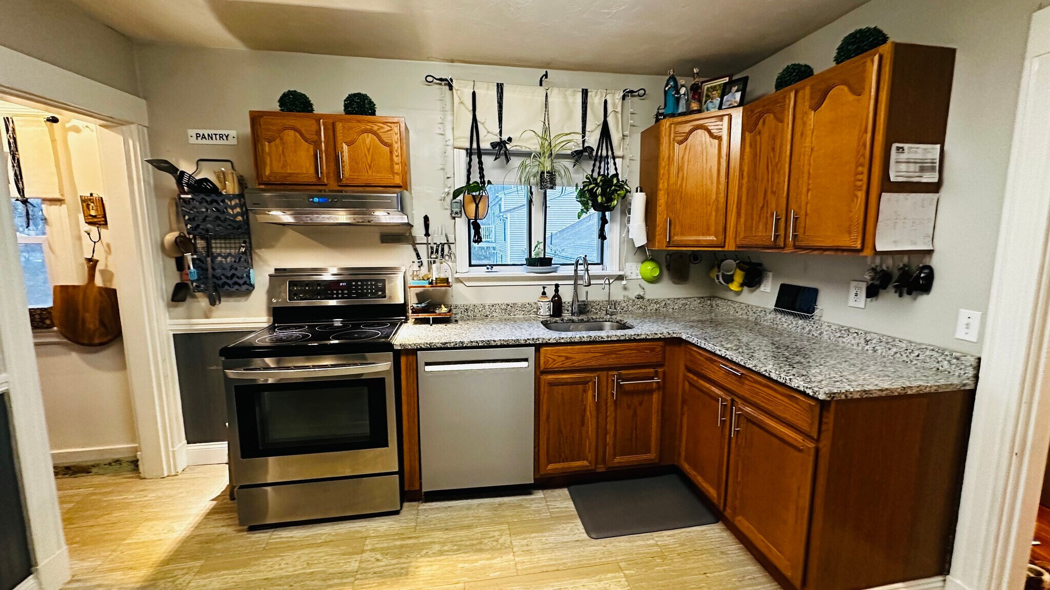 Building Photo - 139 Stetson St